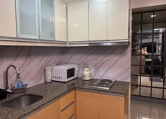Newport Luxe Aparthotel 4*