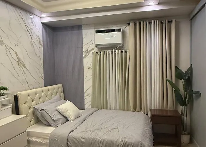 Newport Luxe Aparthotel 4*